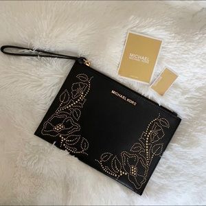 [SOLD] Michael Kors Envelope Clutch - Sz Small
